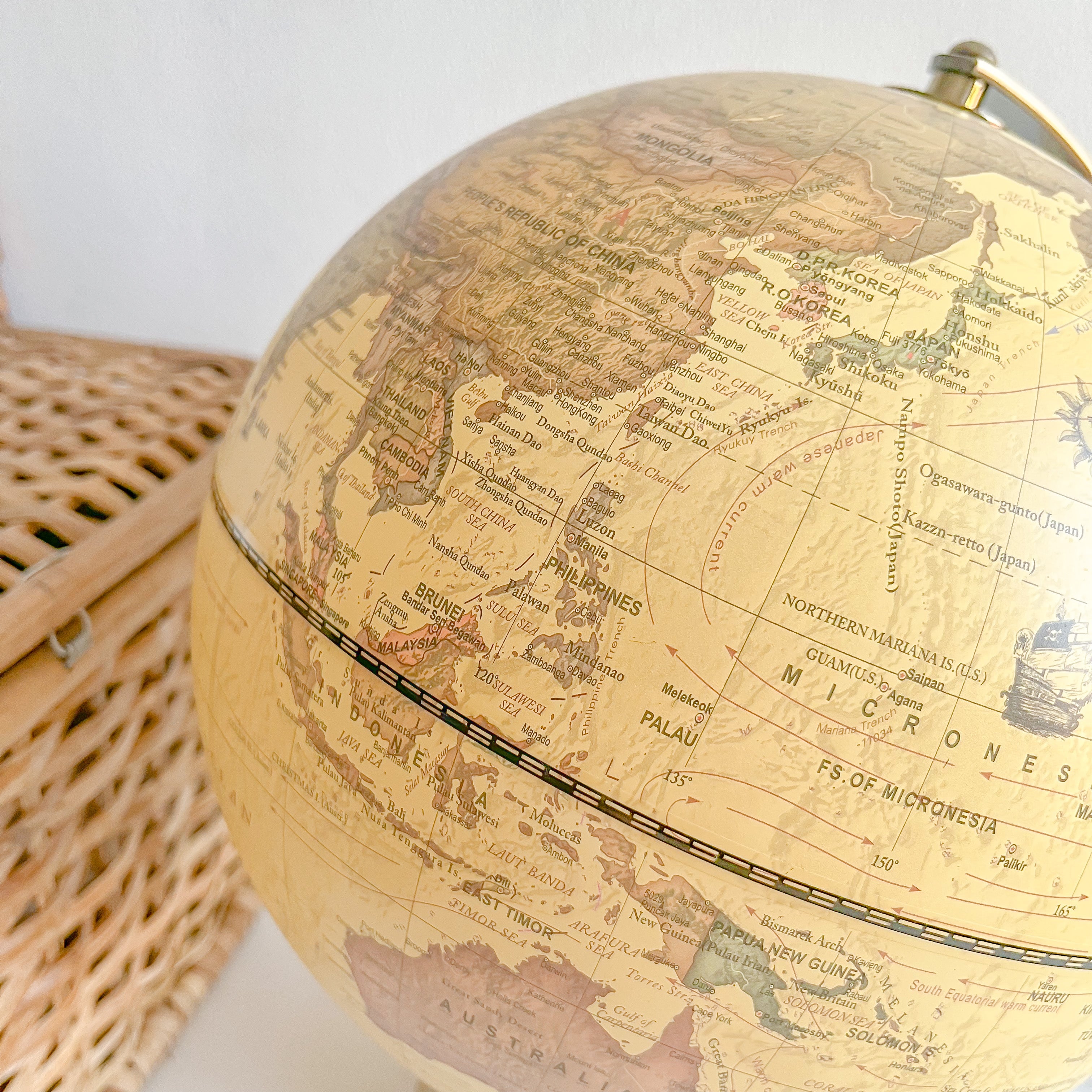 The Wanderer's Globe Lamp